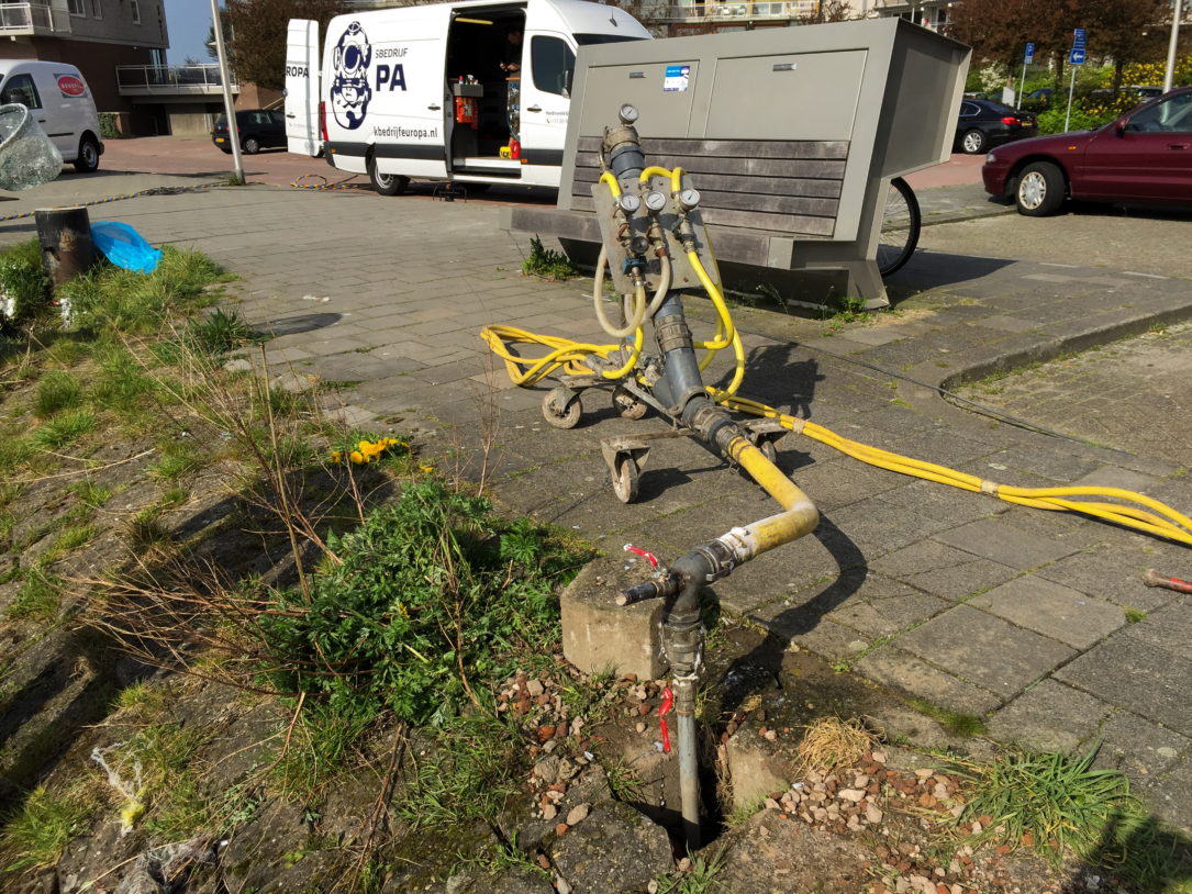 2015-04-16 10.45.41 Quay wall injection